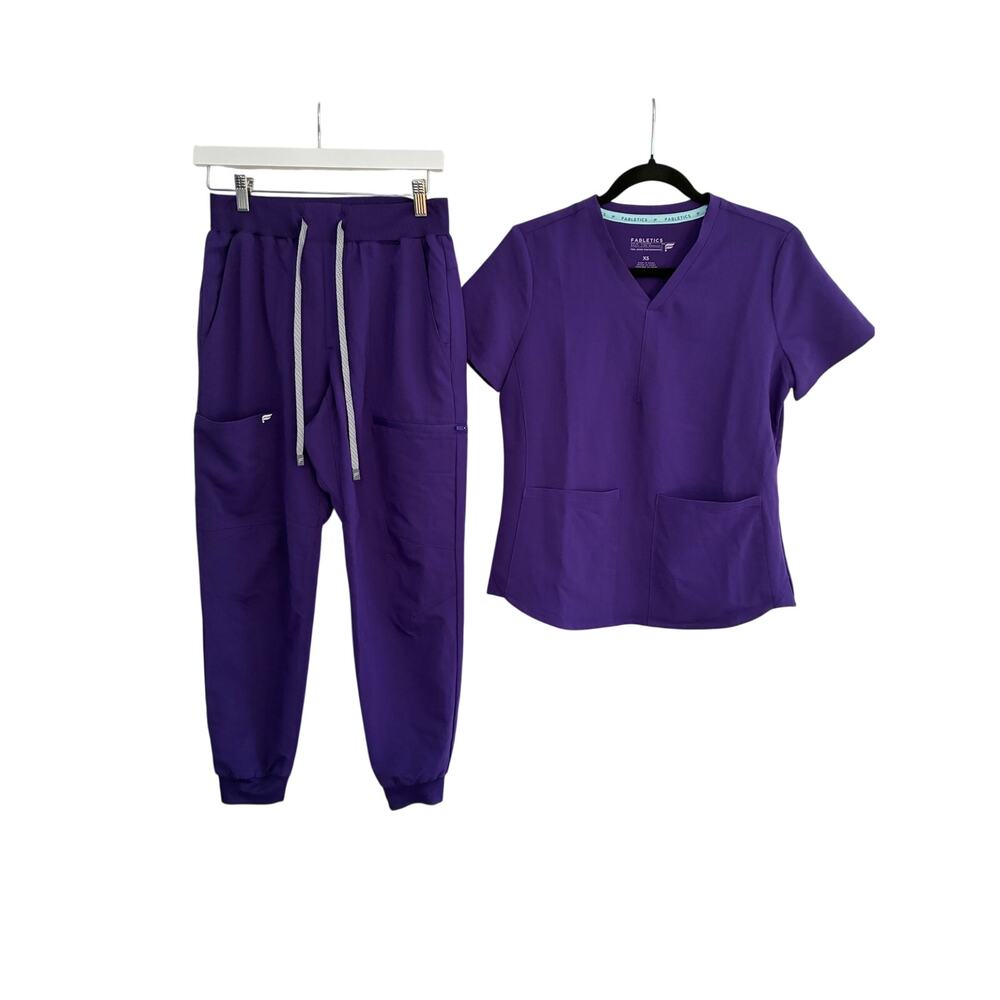 Fabletics NWOT XS Short Ultra Violet Scrub Joggers & XS 2 Pocket Top READ